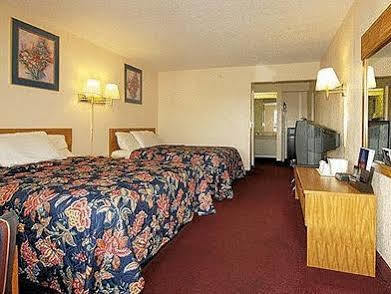 Quality I-85 Hotel 2*